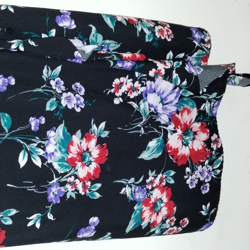 ⭐XHILARATION Wrap Floral Dress Black and Purple Women's Size Small - Picture 2 of 12